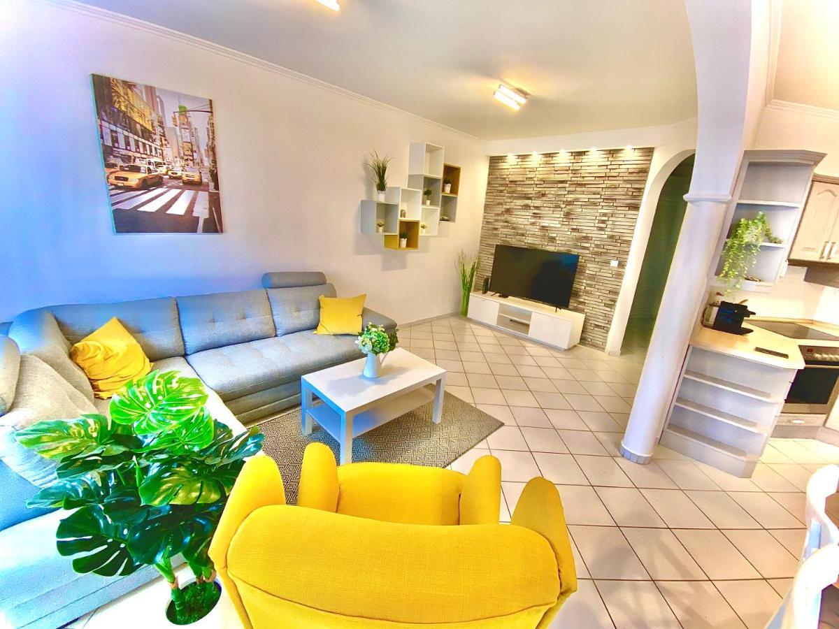 Mirell Apartman セゲド エクステリア 写真